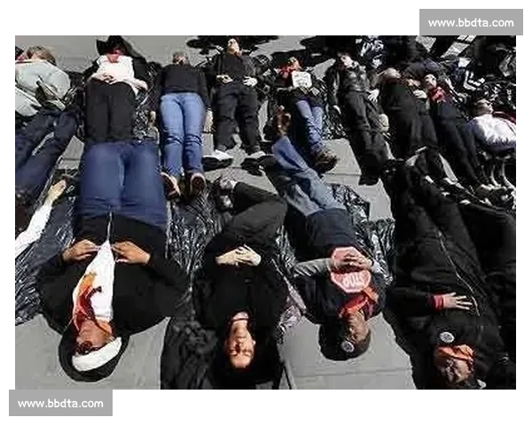 场面失控引发的混乱与反思如何影响人际关系与社会秩序