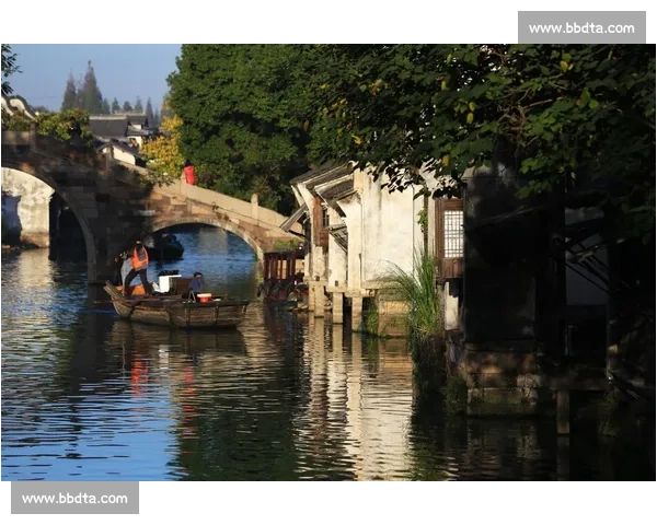 横传门前风景线：探索古镇独特韵味与文化传承之美